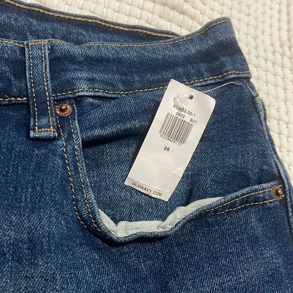 NWT- Old Navy- 26+. Extra High Rise Sky-Hi Straight - Picture 9 of 10